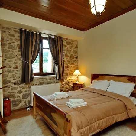 Thea Valtessinikou Affittacamere 3*